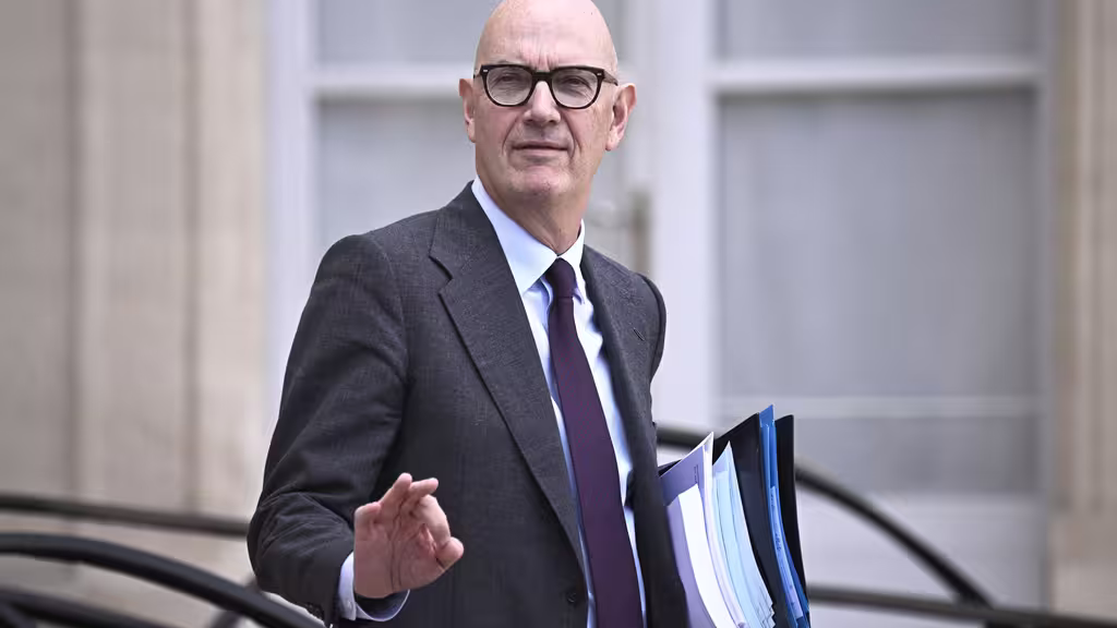 lerscur-68f211746e37b417380793