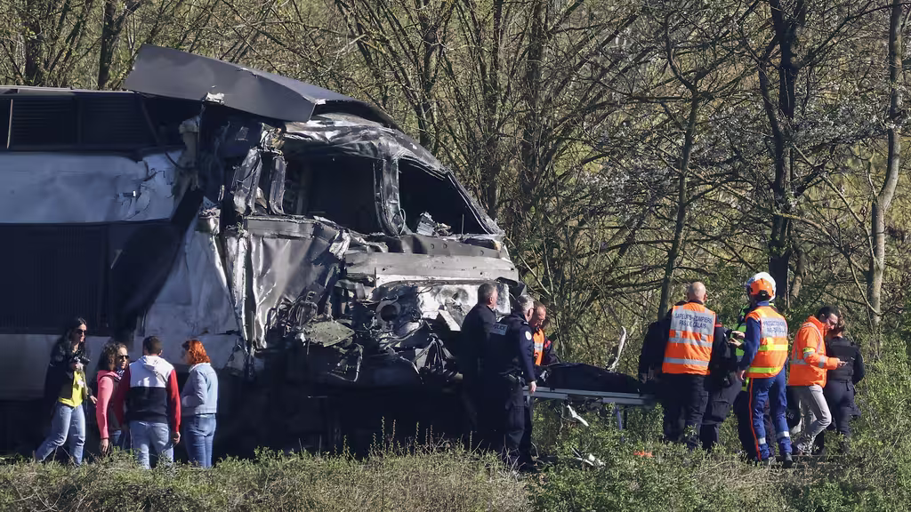 Collision TGV et un poids lourd dans le Pas-de-Calais : ce que l’on sait 10 Une collision a eu lieu entre un TGV et un bus dans le Pas de Calais à Bully-les-Mines