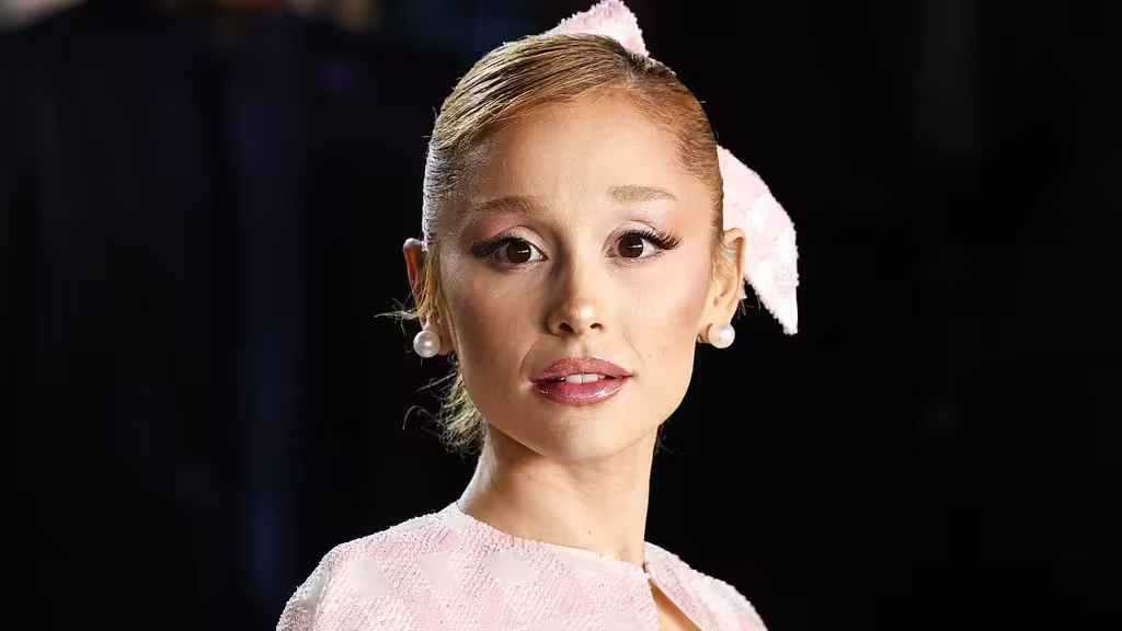 Retrait temporaire d’Ariana Grande : pourquoi la chanteuse veut-elle quitter la vie publique ? 1 Ariana Grande